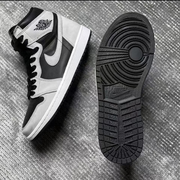 Air Jordan high top classic color sneakers,black - Picture 4 of 7